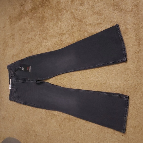 NWT Levi's 70's High Rise Flare Jeans - Picture 8 of 13
